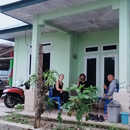 Petra Homestay Bangka Leda Ruteng Bagian luar foto