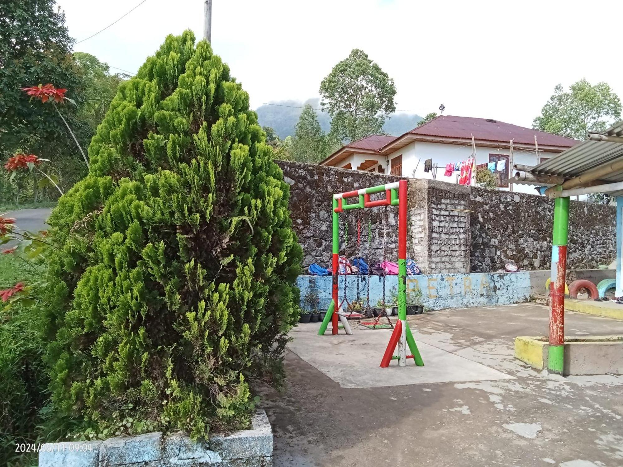 Petra Homestay Bangka Leda Ruteng Bagian luar foto